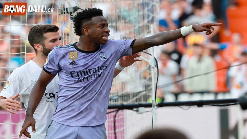 Vinicius Một Lần Nữa Bị Phân Biệt Chủng Tộc? Giới Chuyên Môn Nói Gì?